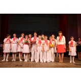 Покровская Милана и дети награждение.jpg